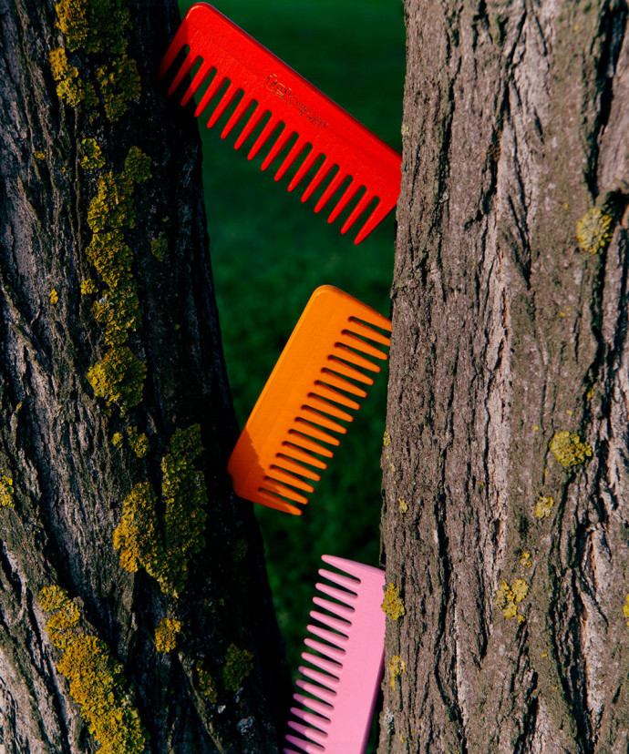 Petit Peigne Démêloir en Frêne TEK Rouge